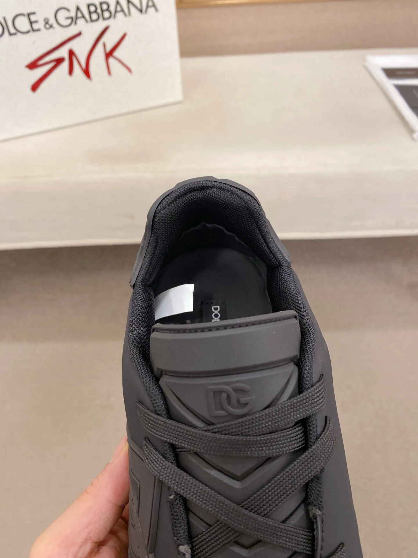 Men's shoes 💰: 660💰 (top quality) The latest sports style DG hot model recommendation, 👉 first launch of men's shoes 😻 I am really crazy about it, top design, impeccable comfort, absolute best-seller, imported cowhide upper, full cowhide lining🐂. Original replica, the latest cool outsole 💥👟Number of codes: 38-44 (45/custom-made, non-refundable)